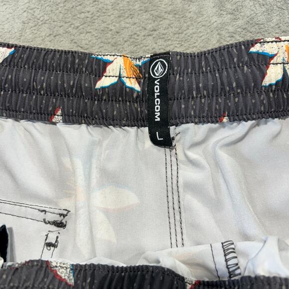 Volcom Boardshorts Tropical Floral Print Size Men’s Large Unlined Drawstring - Picture 3 of 7